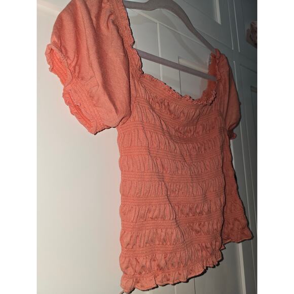 NWT Almost Famous Coral Smocked Crop Top - Picture 4 of 9